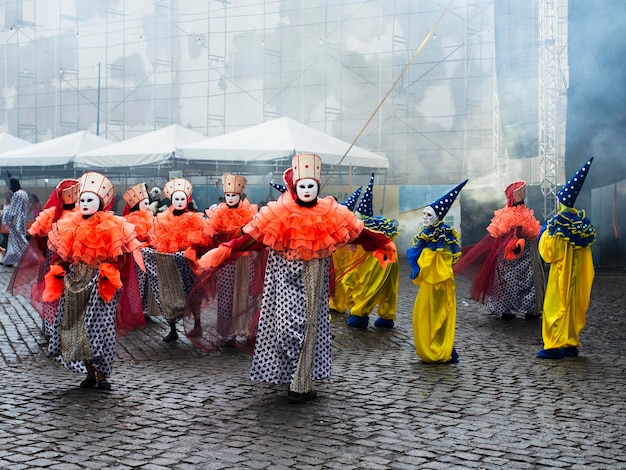 Zdjęcie maragogipe bahia brazylia 04 marca 2019 carnaval de maragojipe to tradycyjny popularny festiwal karnawałowy, który odbywa się co roku w mieście maragogipe w brazylijskim stanie bahia