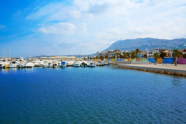 Marina Denia Port w Alicante w regionie Morza Śródziemnego