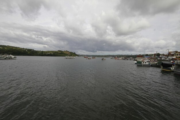 Marina wzdłuż wyspy Chiloe Chile