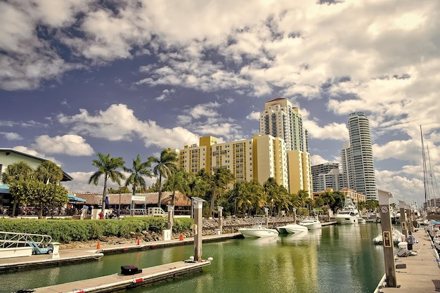 Marina z jachtem w Miami Beach Floryda usa