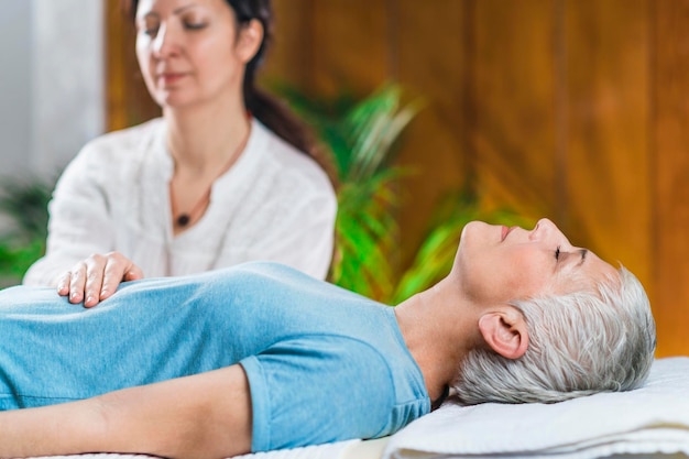 Marma Therapy Ayurveda Leczenie żołądka Nabhi marma