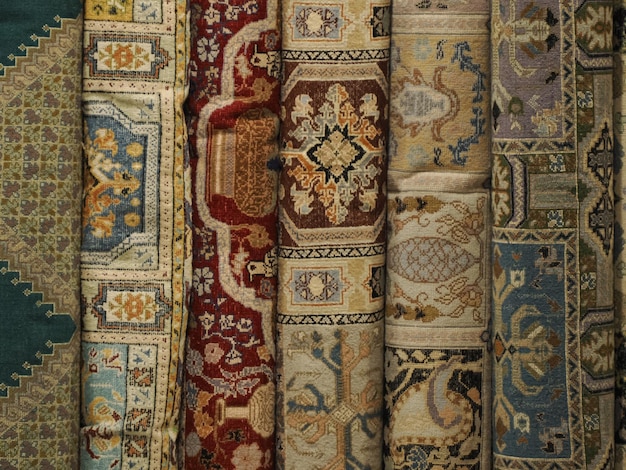 Marokański ręcznie robiony dywan w sklepie w Medina w Fezie, Maroko.