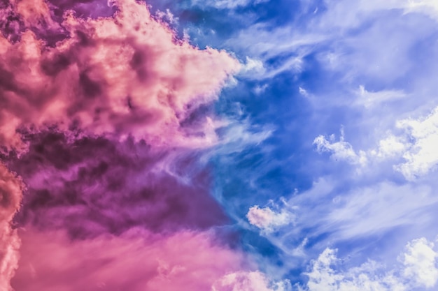 Zdjęcie marzycielskie surrealistyczne niebo jako abstrakcyjna sztuka fantasy pastelowe kolory tła dla nowoczesnego designu