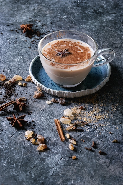 Masala Chai ze składnikami