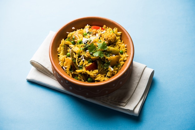 Masala Rice Lub Masale Bhat - To Pikantny Smażony Ryż Warzywny Lub Biryani Lub Pulav, Zwykle Przygotowywany Podczas Wesel W Maharashtra W Indiach