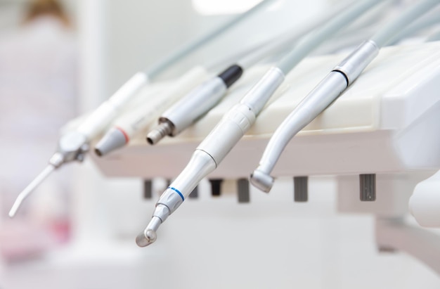 Maszyny wiertnicze dla dentystów Instrumenty i urządzenia dentystyczne w klinikach stomatologicznych