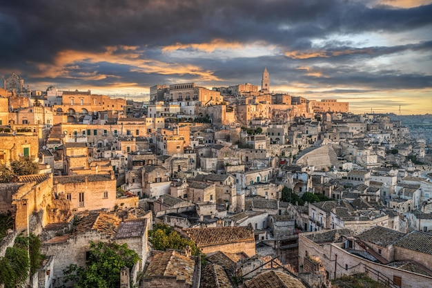 Zdjęcie matera włochy z widokiem na sassi di matera