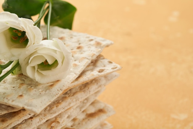 Matzah Koncepcja Obchodów Paschy Tradycyjny Rytuał żydowski Chleb Na Tle Starego Koloru Piasku Jedzenie Paschalne Pesach żydowskie święto Koncepcji Obchodów Paschy Jedzenie Paschalne