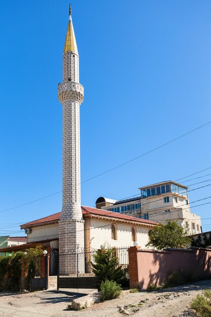 Meczet YuharaJami na wzgórzu zamkowym w mieście Ałuszta