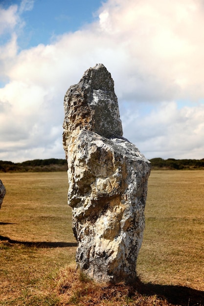 Zdjęcie megality, prehistoryczne menhiry na terytorium francji