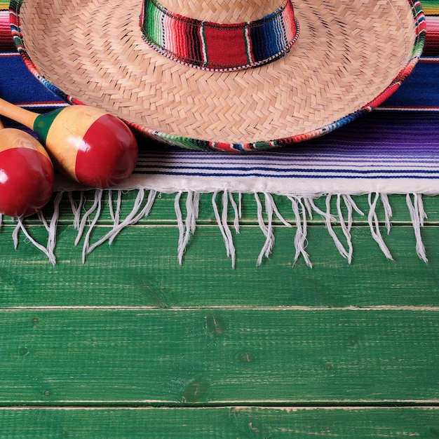 Meksyk sombrero drewno tło meksykańskie sombrero cinco de mayo fiesta