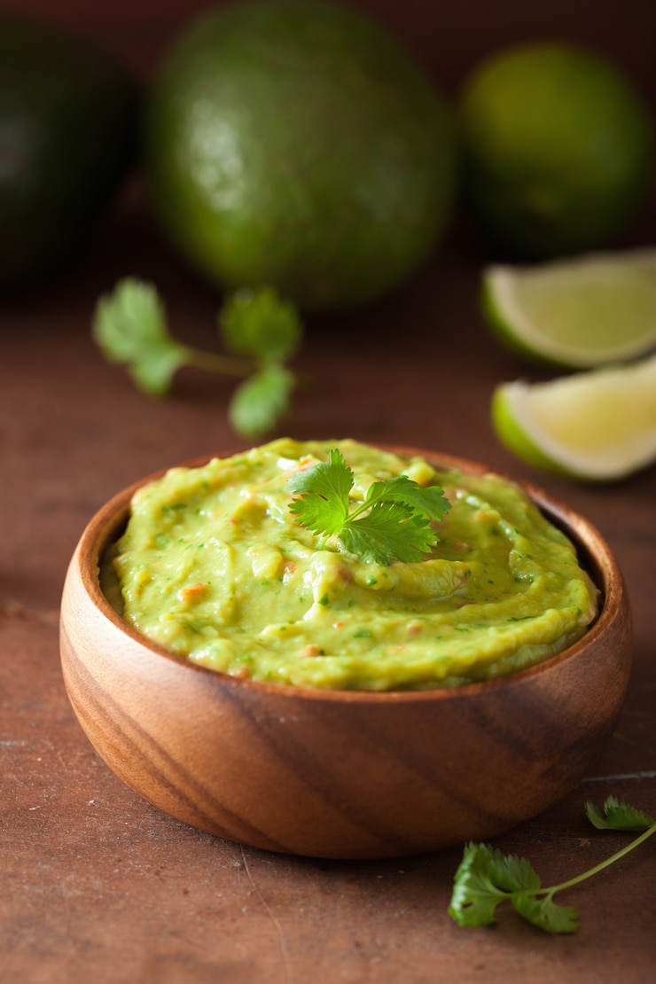 Zdjęcie meksykański dip guacamole i składniki