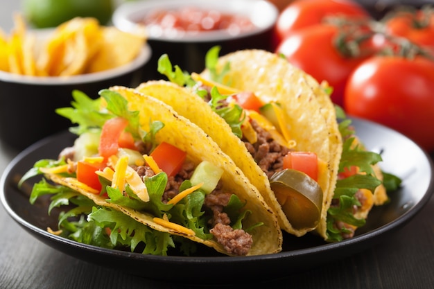 Meksykańskie Muszelki Taco Z Wołowiną I Warzywami