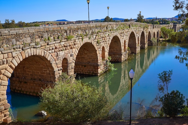 Merida w Hiszpanii rzymski most nad Guadiana