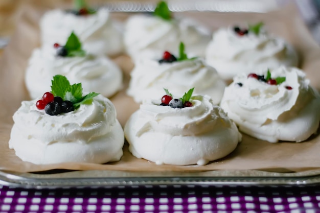 Zdjęcie meringue francuski deser domowe słodkie jedzenie