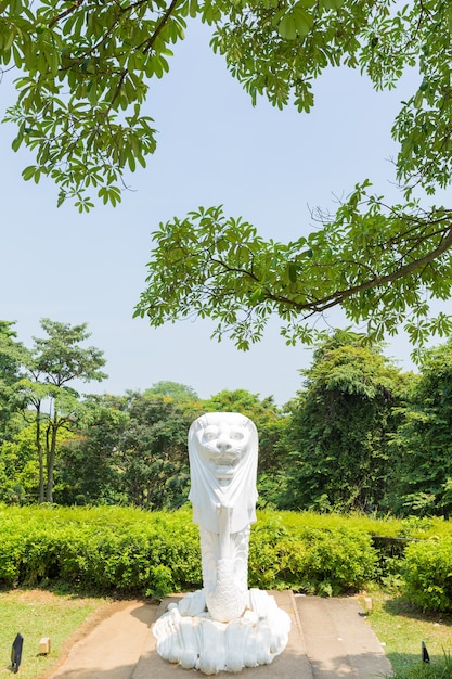 Merlion statua w parku