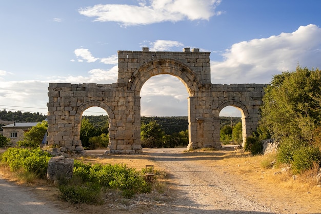 Mersin Turcja 10 sierpnia 2021 Ruiny starożytnego miasta Uzundzhaburch w prowincji Mersin