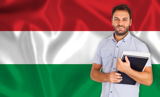 Męski Uczeń Języków Nad Węgierską Flaga