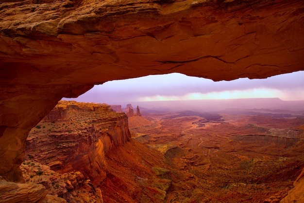 Mesy Wysklepiają w Canyonlands parka narodowego Utah usa