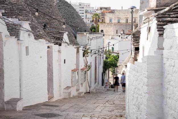 Miasto Alberobello we Włoszech słynie z zabytkowych domów typu trullo