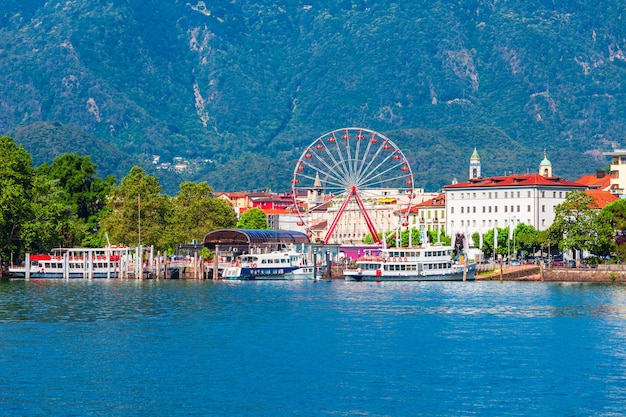 Miasto Locarno nad jeziorem Maggiore