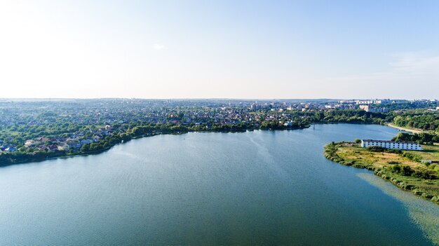 Miasto O Zachodzie Słońca Z Drona