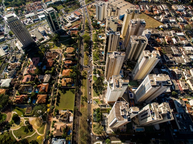 Miasto Ribeirao Preto w Sao Paulo w Brazylii. Region alei Joao Fiusa.