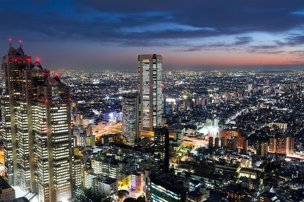 Miasto Tokio nocą