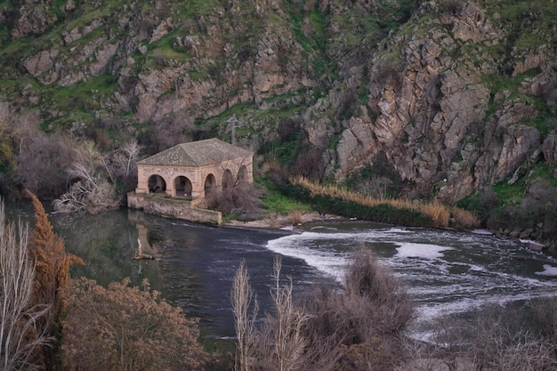 Miasto toledo w hiszpanii, kastylia la mancha.