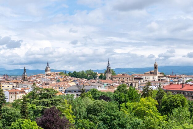 Miasto VitoriaGasteiz Widok z lotu ptaka na park La Florida Araba