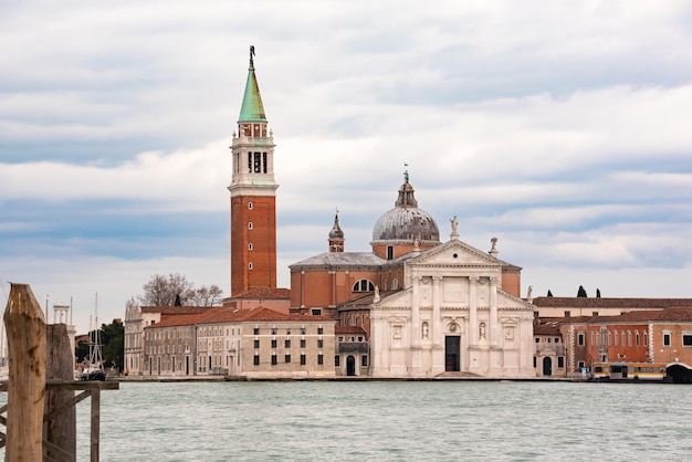 Miasto Wenecja we Włoszech widziane z wody