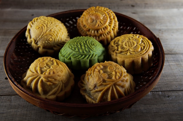 Mid Moon Moon Cake