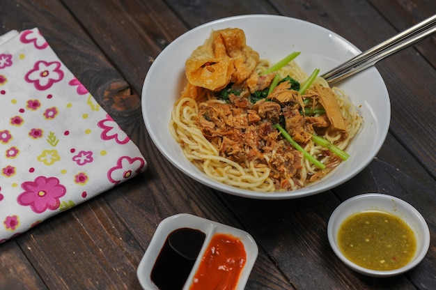 Mie ayam bakso delicius tradycyjne jedzenie