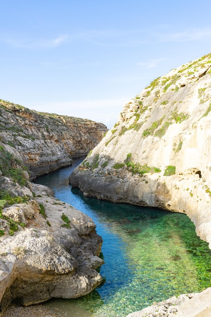 Miejsce turystyczne na północy wyspy Gozo na Malcie zwane Wied ilGhasri