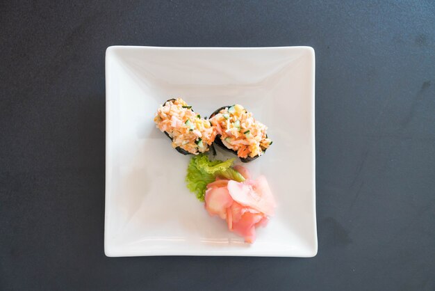 mieszane sushi nigiri