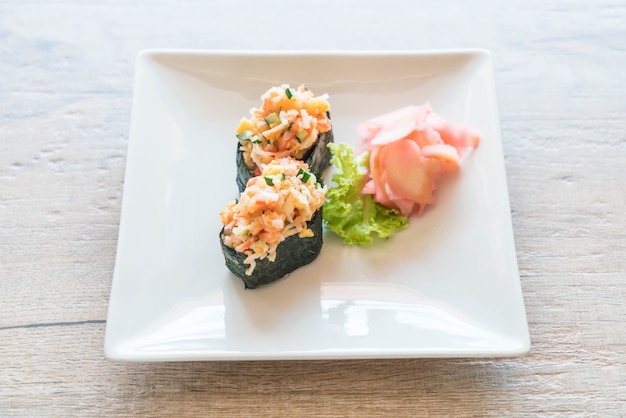 mieszane sushi nigiri