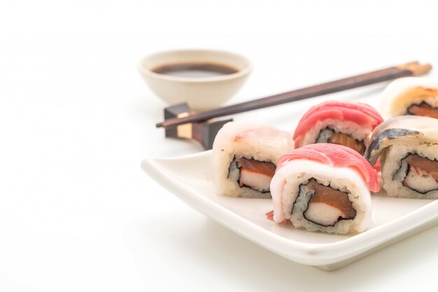 Mieszane Sushi Roll - Japoński Styl Jedzenia
