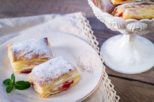 Mille-feuille Ze świeżą Wiśnią