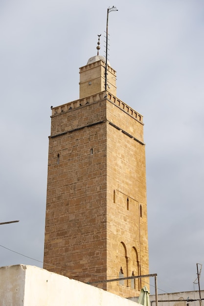 Minaret meczetu w Kasbah of the Udayas w Rabacie Maroko