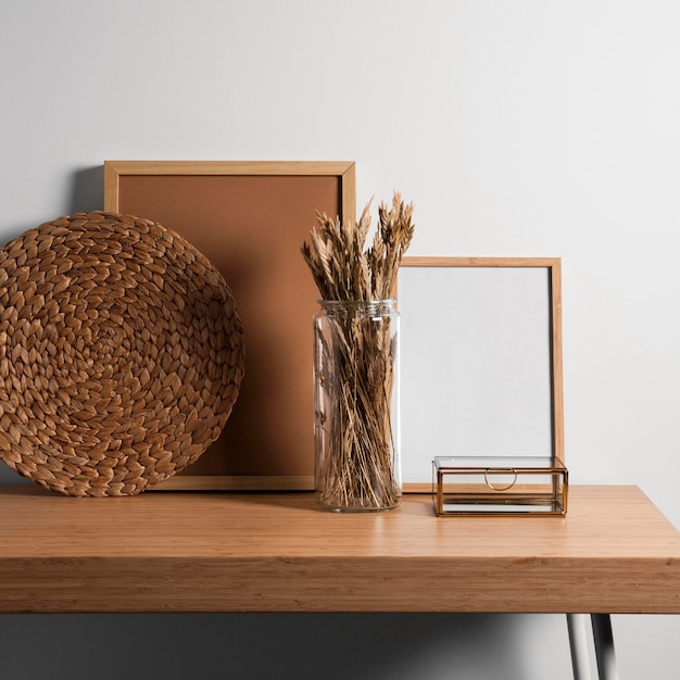Zdjęcie minimalistyczny design biurka