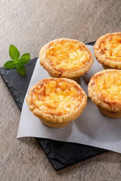 Miniquiche lorraine - kuchnia francuska