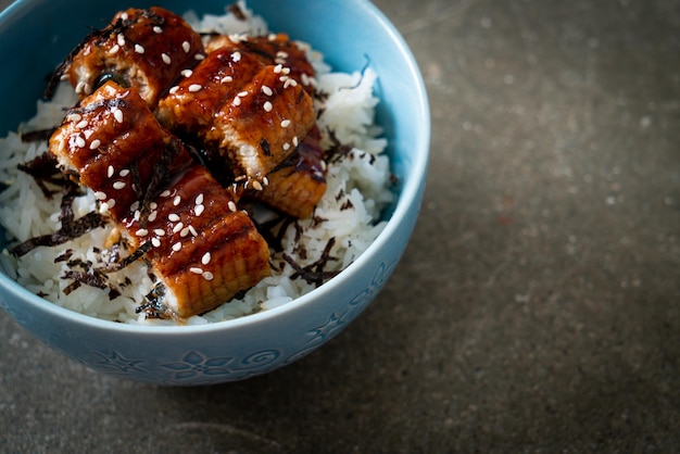 miska do ryżu z węgorzem lub miska do ryżu unagi - po japońsku