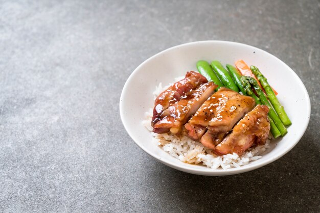 Miska Ryżu Teriyaki Kurczaka