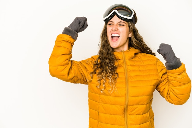 Młoda kobieta kaukaski snowboardzista na białym tle