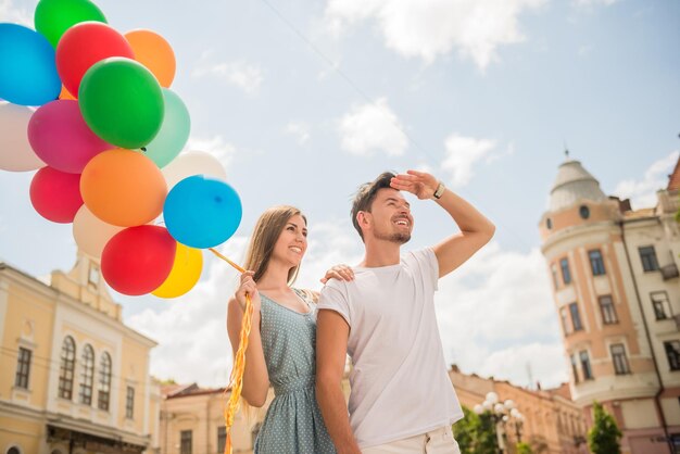 Młoda Para Z Balonami