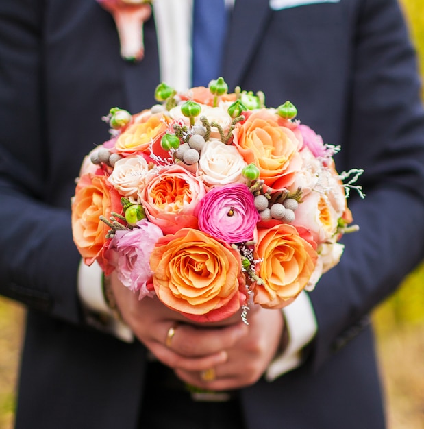 Młody Człowiek Czeka Woman.groom Czeka Panny Młodej.