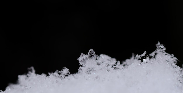 Mnóstwo panoramy świeżych kryształków śniegu