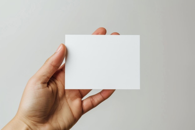 Mockup białej karty na ręce stworzony za pomocą generatywnej sztucznej inteligencji
