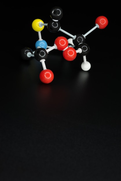 Model cząsteczki chemicznej, miejsce na tekst