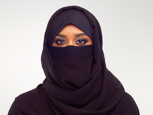 Modesty Studio portret młodej muzułmanki